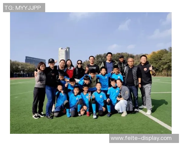 足球巨星助力高考学子勇往直前激励拼搏精神成就未来梦想